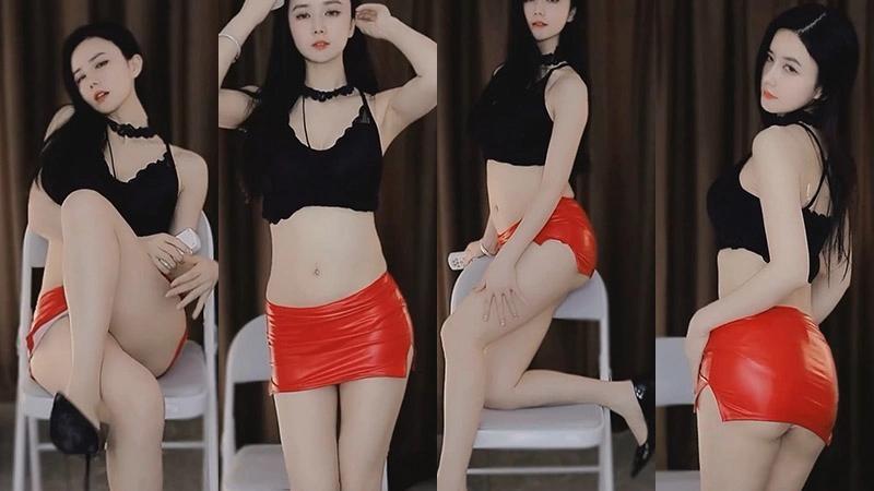 网易CC直播人气尤物芝士宝宝土豪定制跳舞4分11真不错