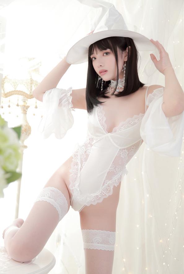 雯妹不讲道理 – NO.30 白女巫[34P/242MB]