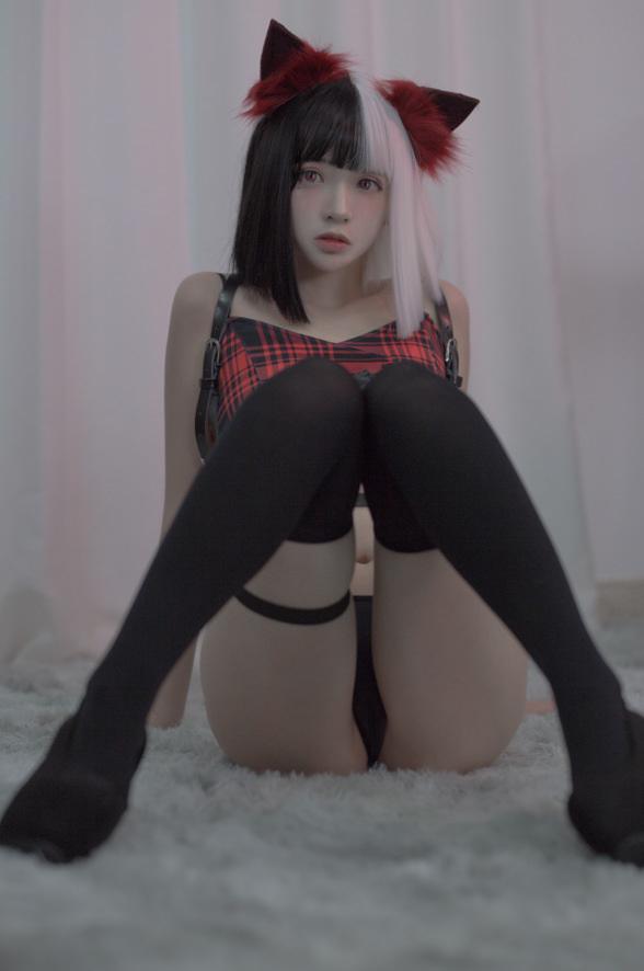 疯猫ss – NO.125 黑白魔女库伊拉[40P/566MB]