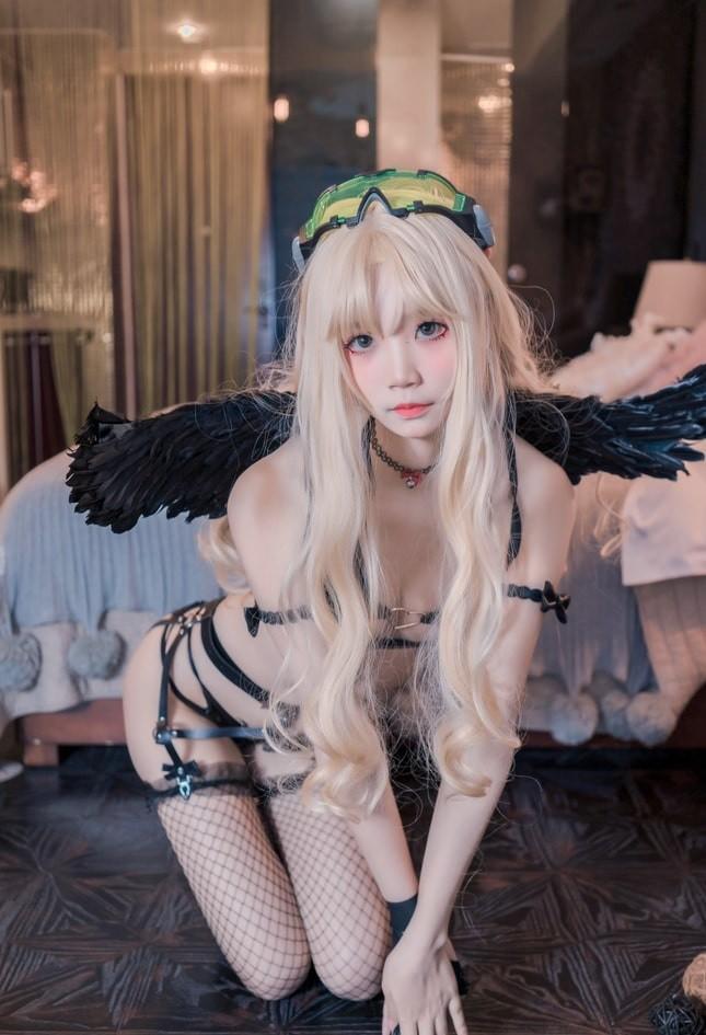 五更百鬼 – 圣女 吊带黑丝[60P-873MB]