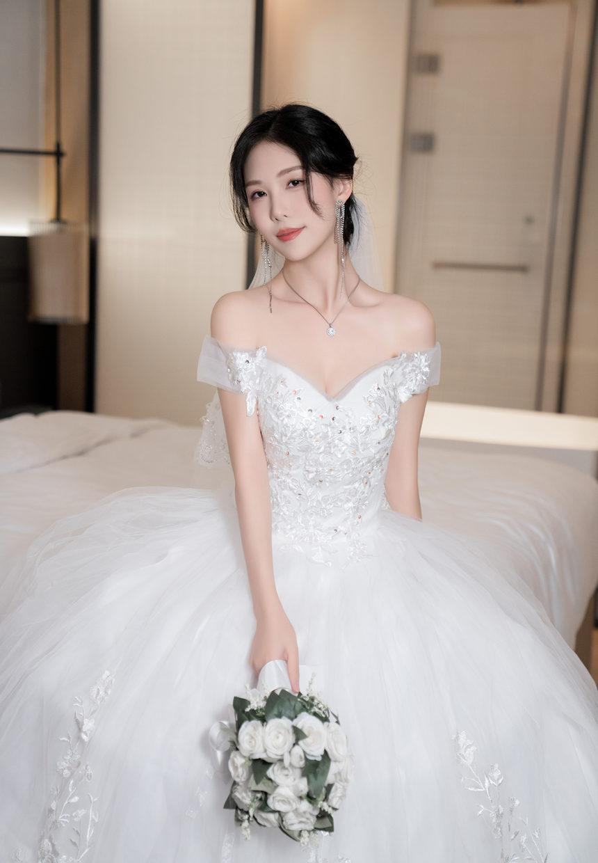 [XiuRen秀人网] 2024.08.09 No.8998 利世 [100+1P]