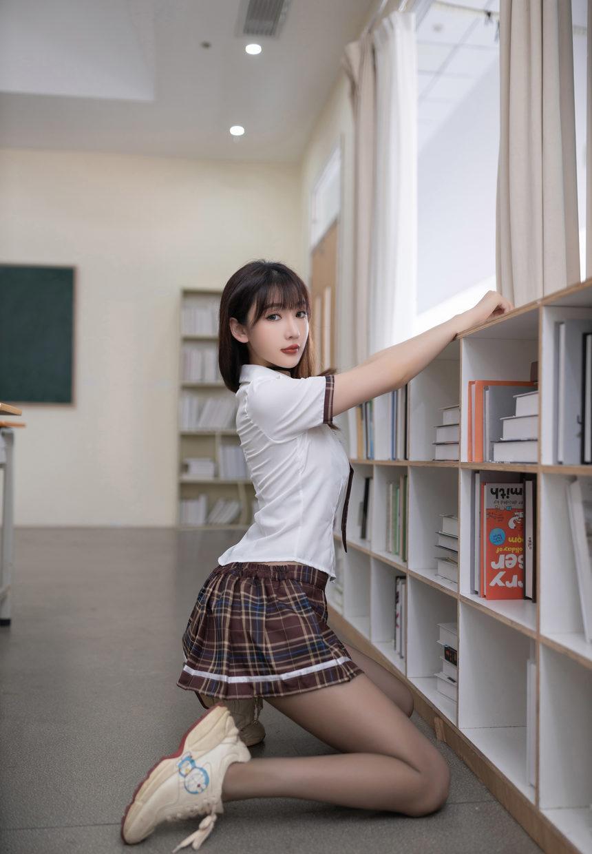 [XiuRen秀人网] 2024.07.25 No.8918 陆萱萱 [80+1P]