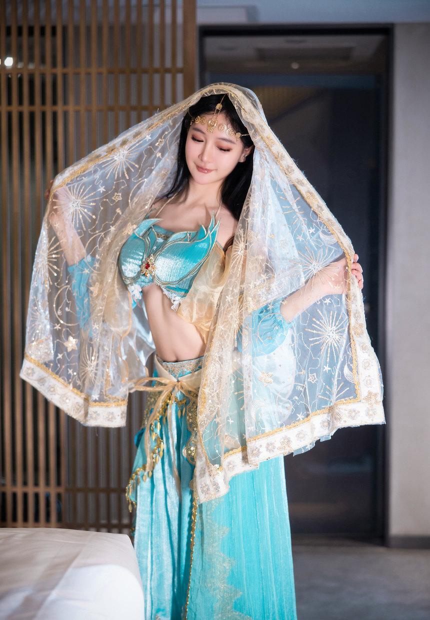 [XiuRen秀人网] 2023.10.07 No.7469 幼幼 [82+1P]