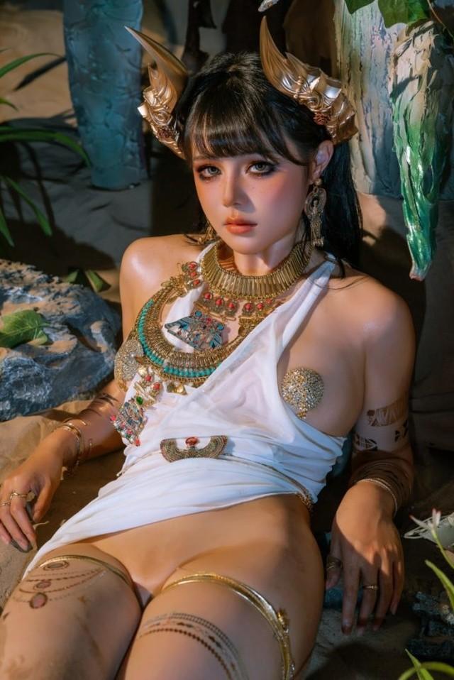 七月喵子 – NO.47  伊庇斯·拉 [18P-299MB]