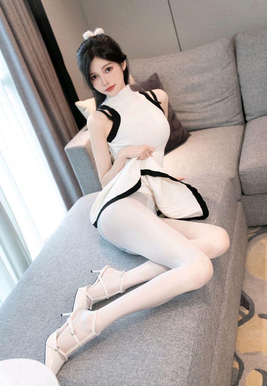 [XiuRen秀人网] 2024.05.15 No.8544 程程程- [95+1P]