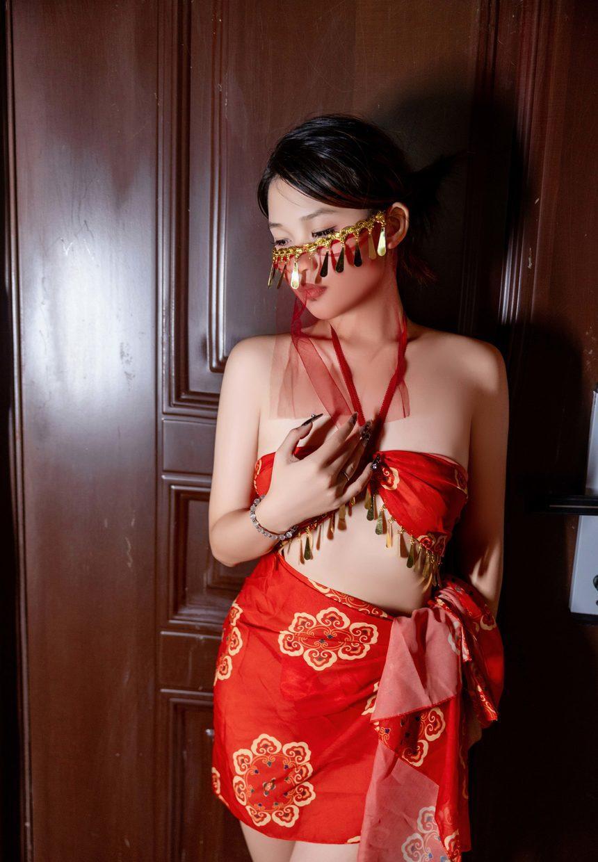 [XiuRen秀人网] 2024.10.22 No.9323 吴婷婉 [79+1P]