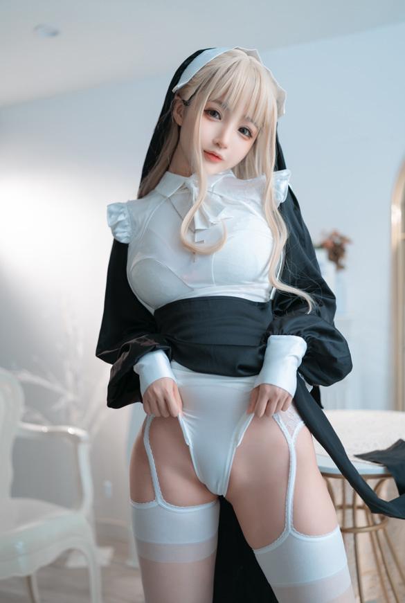 桜井宁宁 – NO.037 修女[41P/283MB]