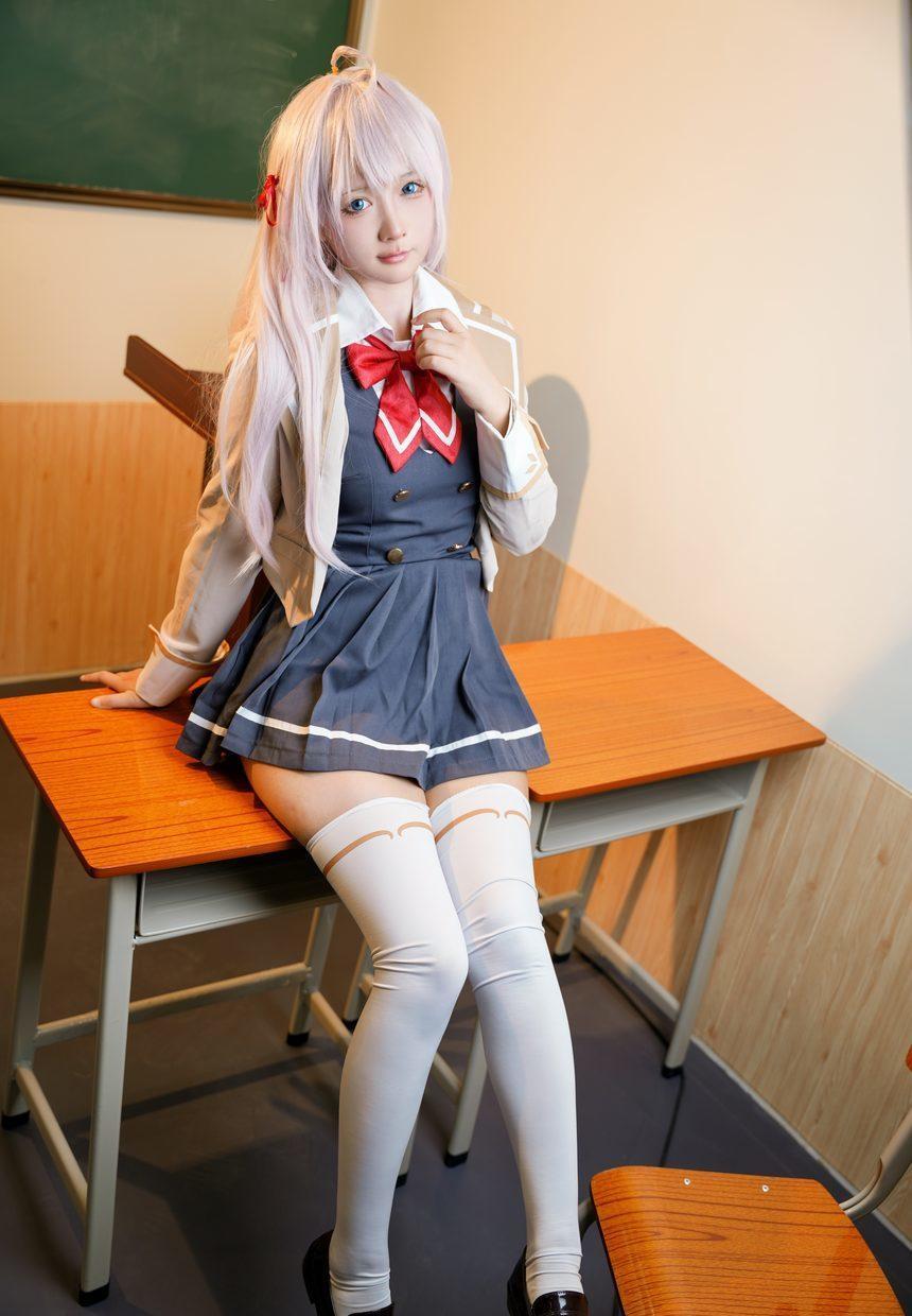 喜欢爱理吗-不时以俄语轻声遮羞的邻座艾莉同学[30P-135MB]