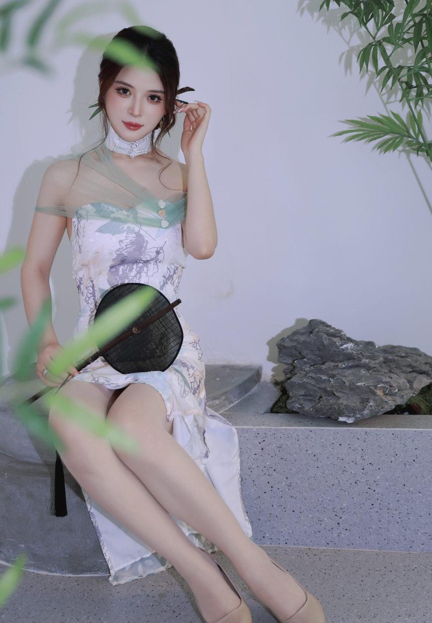 [XiuRen秀人网] 2025.08.27 No.10694 阿依莎 [82+1P]