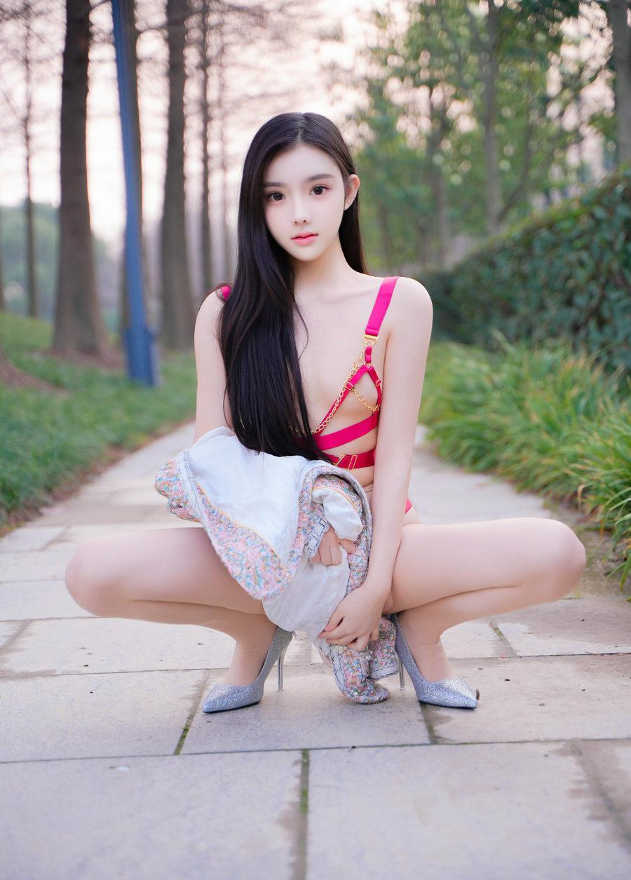 [XiuRen秀人网] 2024.05.06 No.8489 龙雪儿 [49+1P]