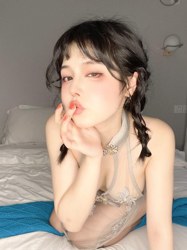 七月喵子 – NO.26 透明灰撕袜[45P-448MB]