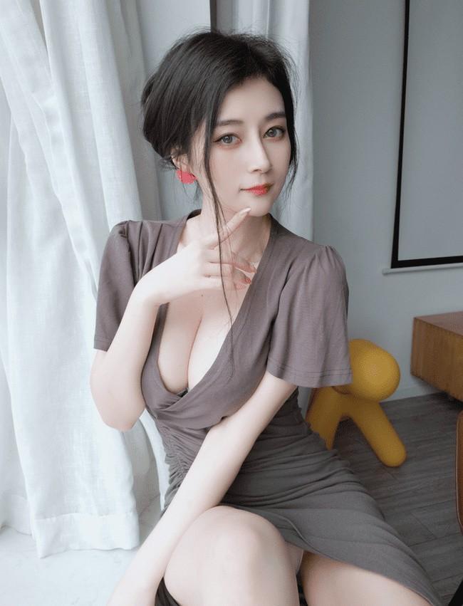 白银81 – NO.093 22年01月会员合集(共17期)[381P10V/1.34GB]