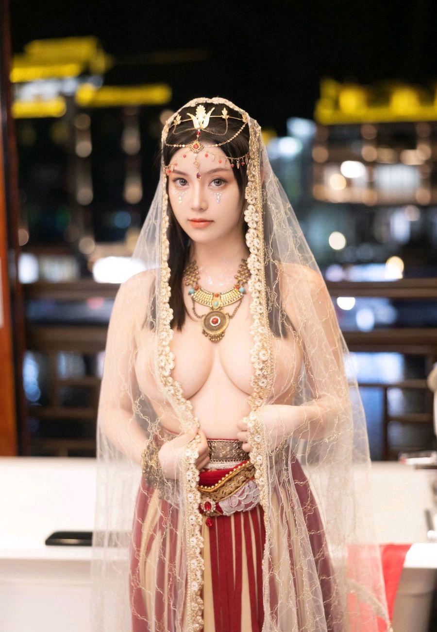 [XiuRen秀人网] 2024.04.07 No.8349 豆瓣酱 [82+1P]