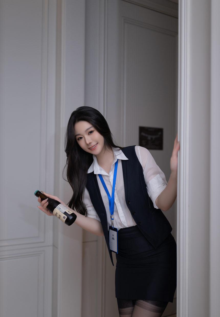 [XiuRen秀人网] 2024.07.04 No.8808 小逗逗 [80+1P]