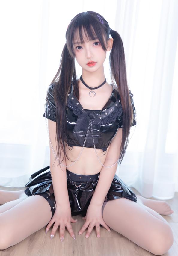 神楽坂真冬 – NO.102 魔女的课后辅导[75P/191MB]