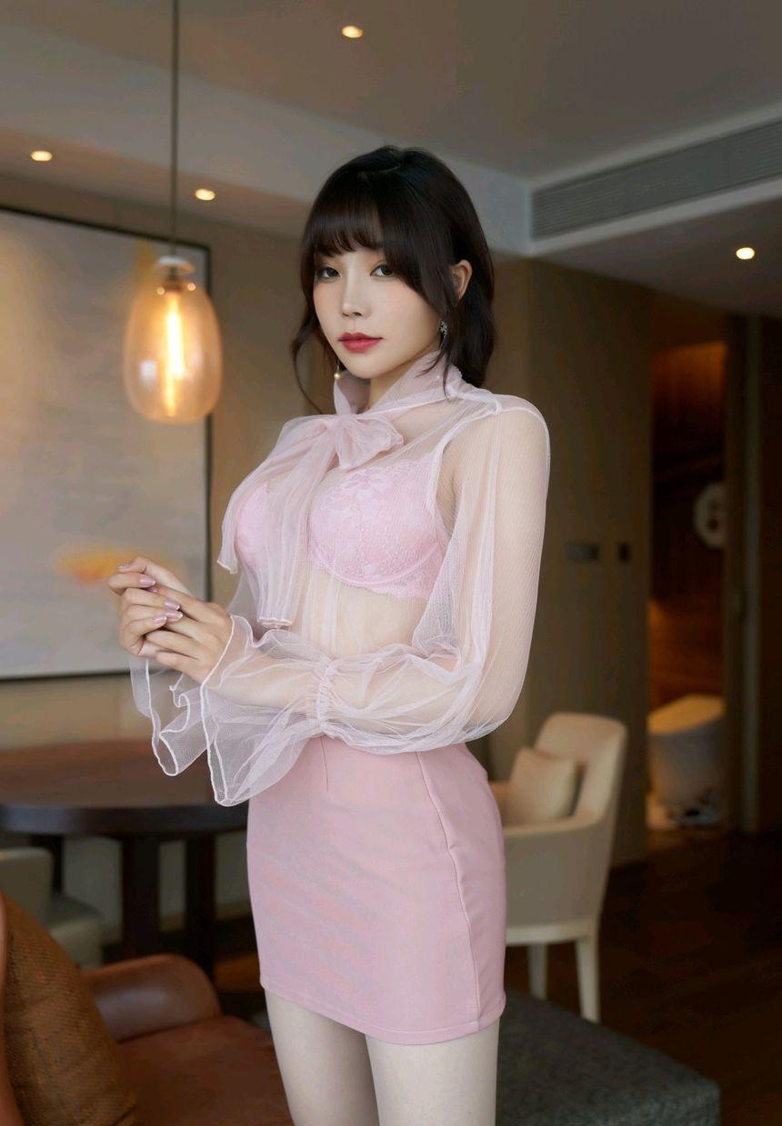 [XiuRen秀人网] 2021.04.14 No.3306 芝芝Booty  [10+1P]