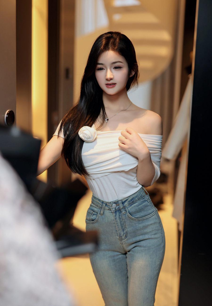 [YOUMI尤蜜荟] 2024.05.11 VOL.1061 谭小灵 [99+1P]