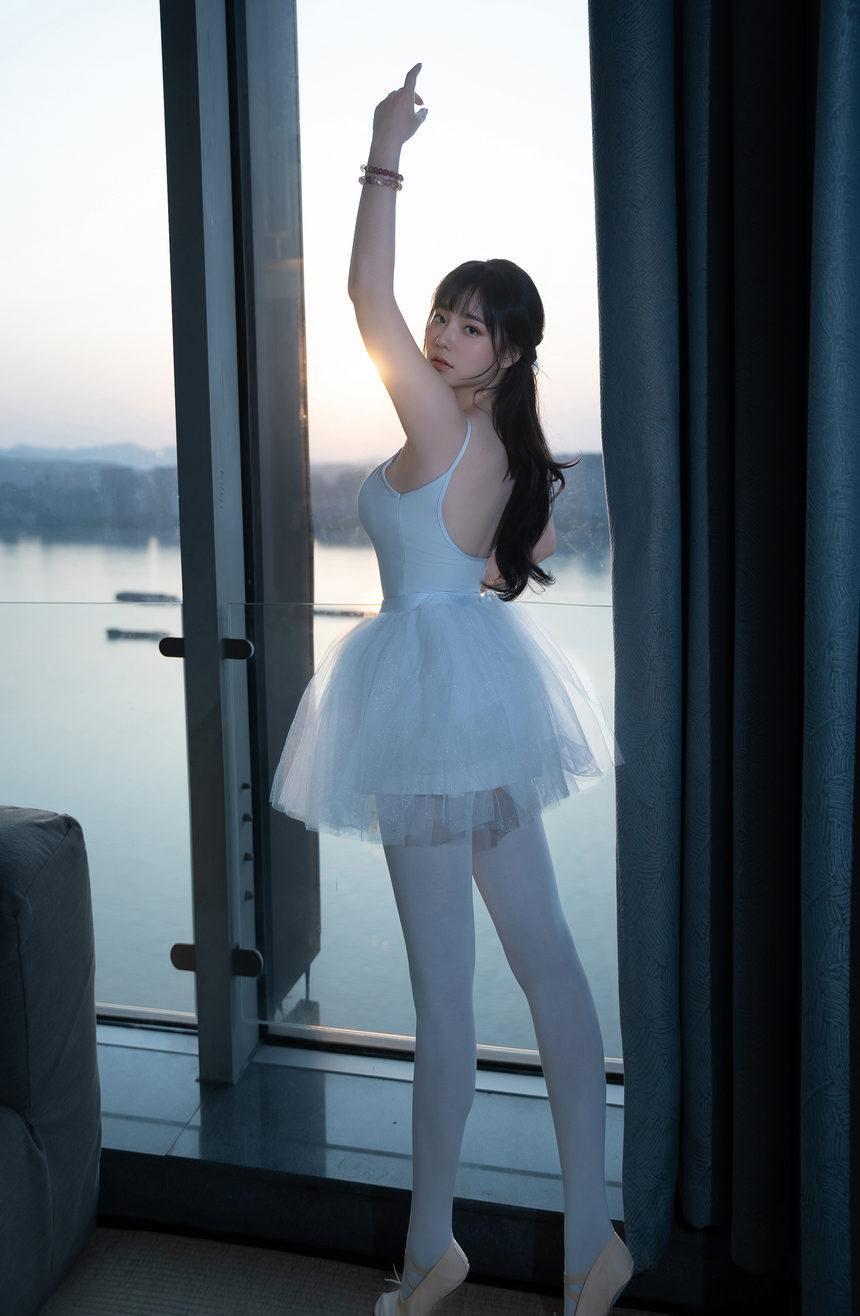 [XiuRen秀人网] 2025.07.23 No.10575 软情 [78+1P]