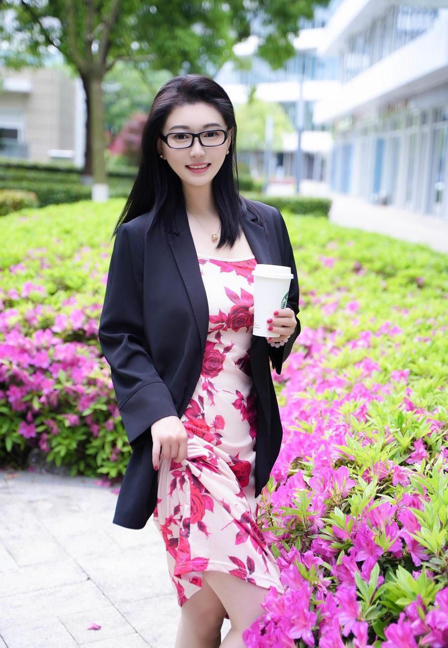 [XiuRen秀人网] 2024.04.29 No.8468 雅茹老师 [79+1P]