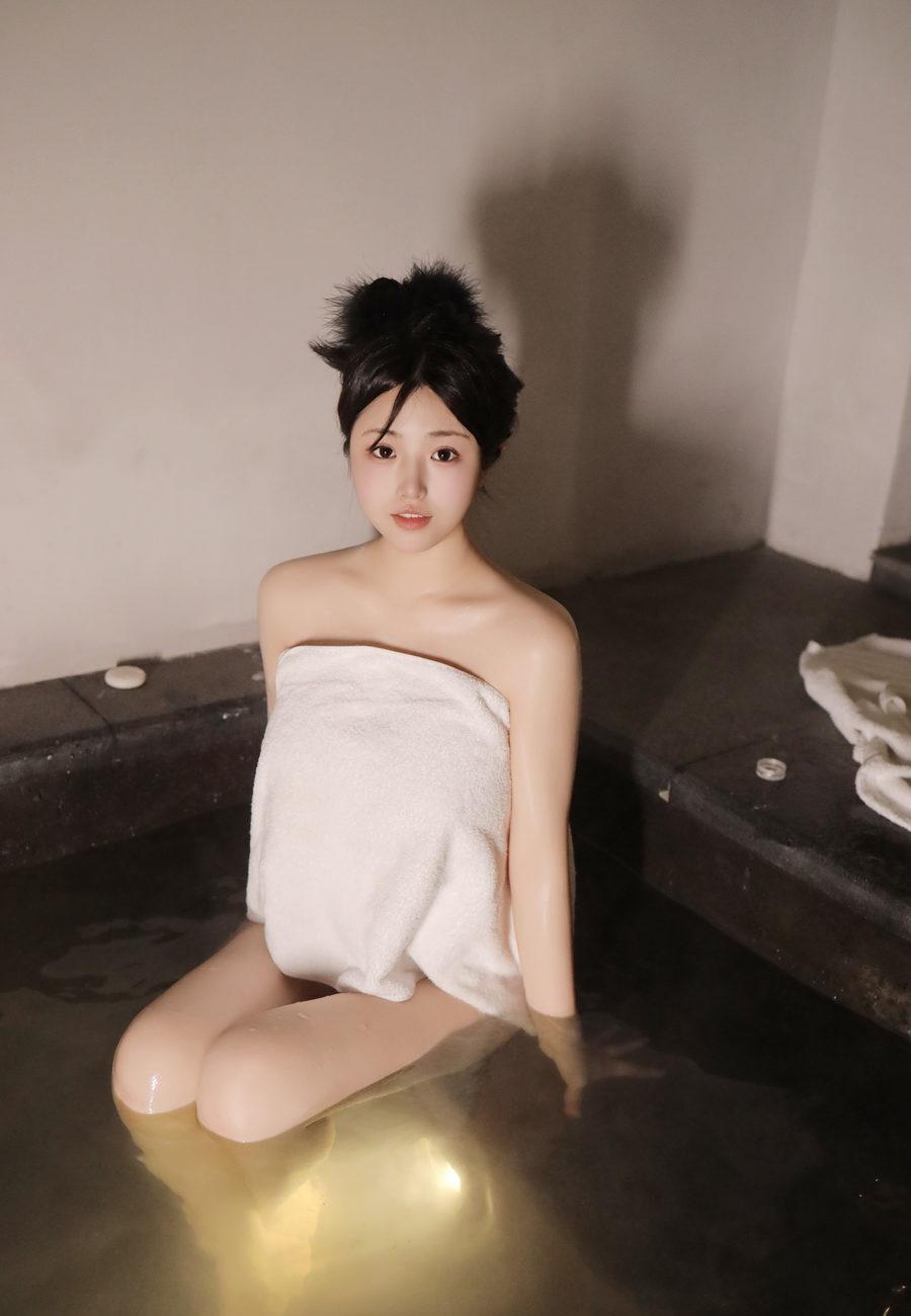 [XiuRen秀人网] 2024.01.18 No.7977 陈小花 [58+1P]