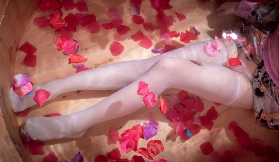 面饼仙儿 – NO.109 浴缸花香[18P265M]